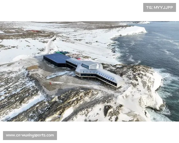 南极科研站建成人工冰跳台助力极地环境与运动科学研究